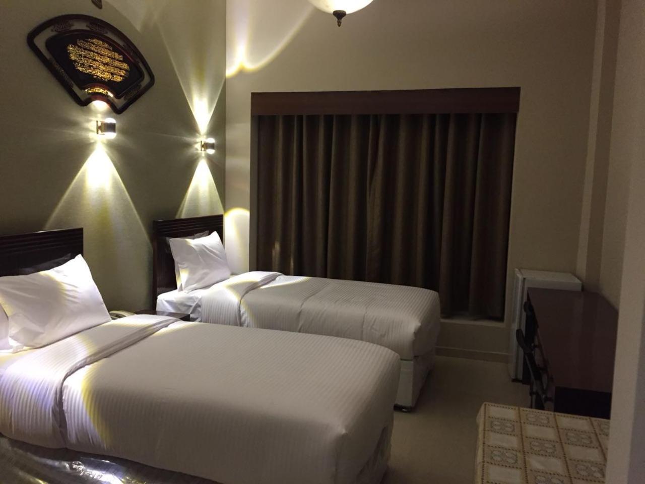 Taj Naif Hotel Dubai Eksteriør billede